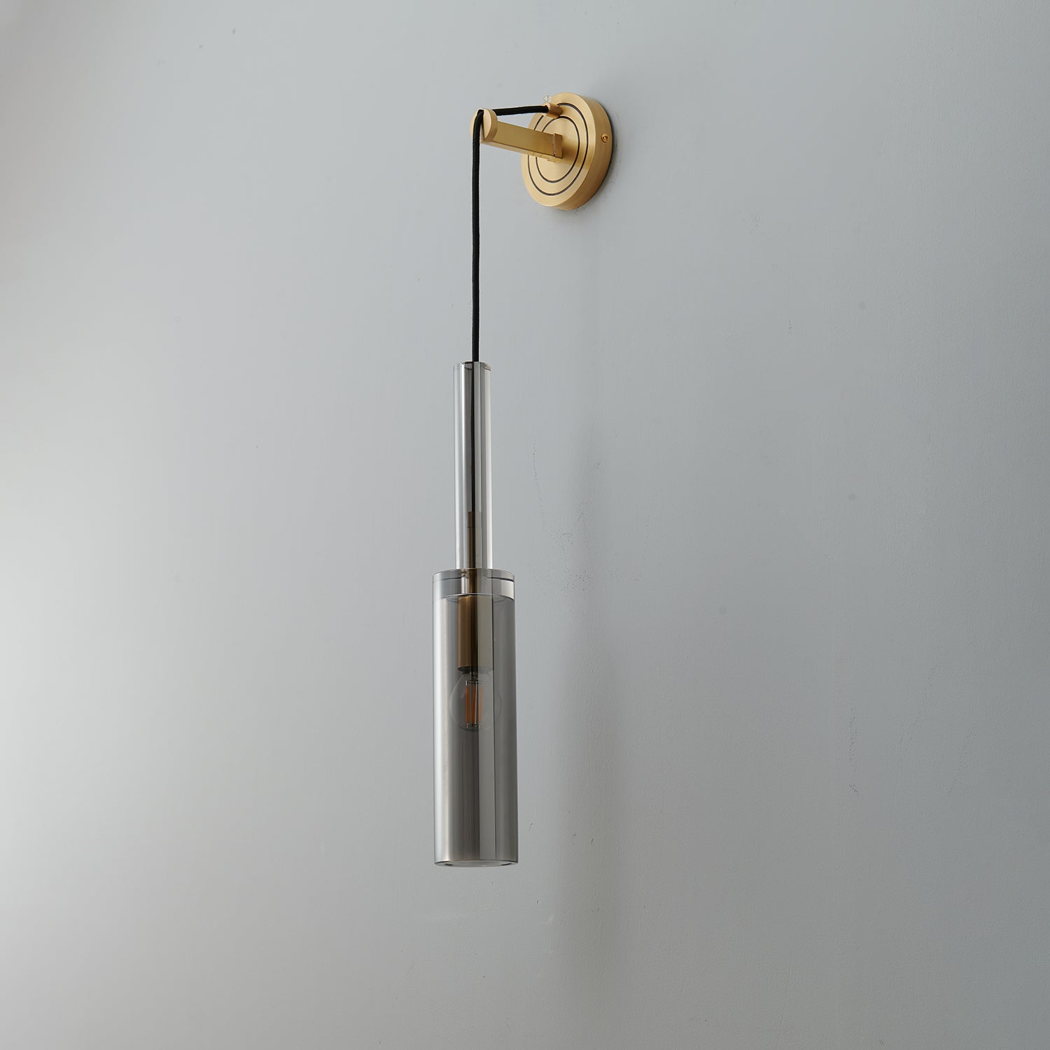 Luxury Brass Crystal Wall Light for Timeless Interior Ambiance