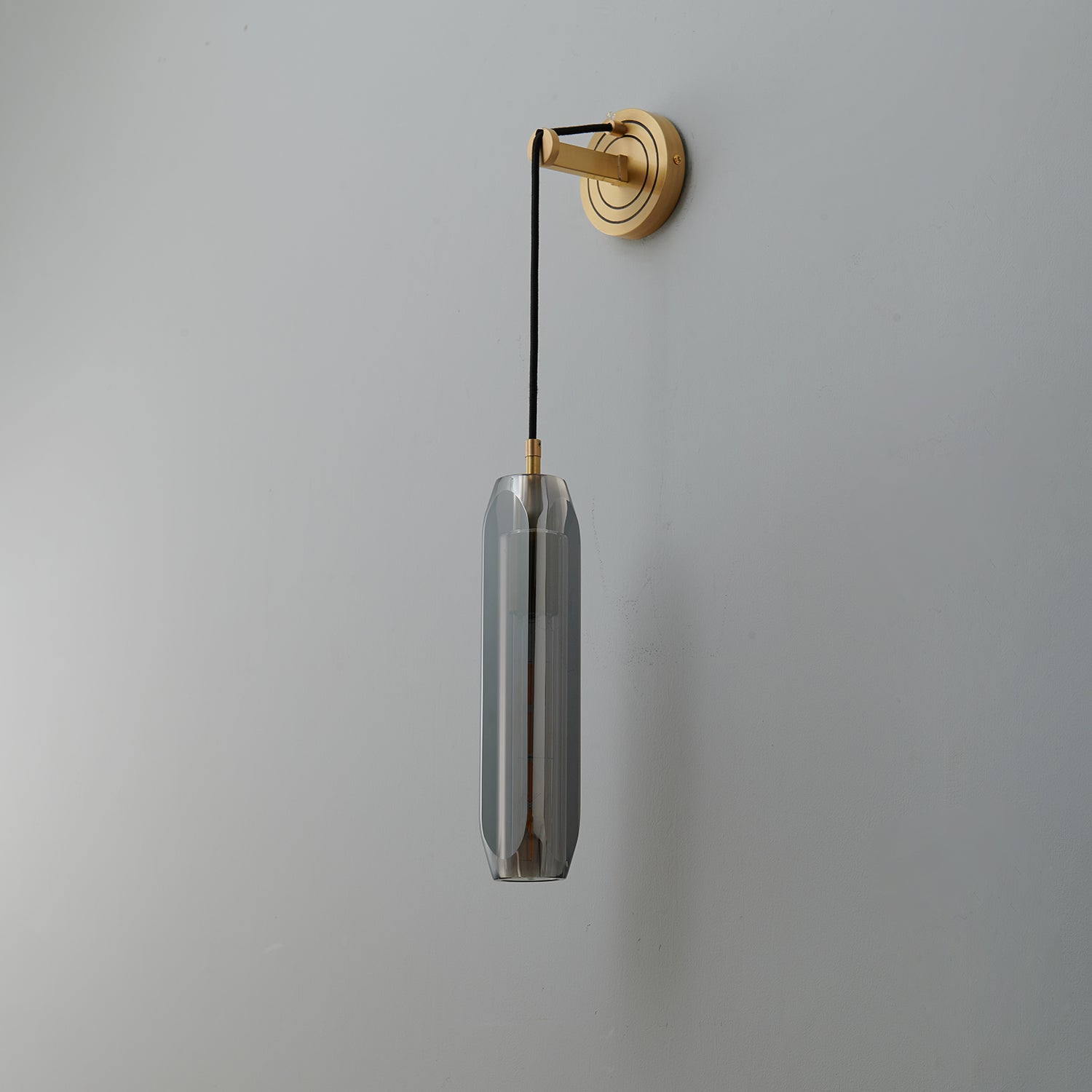 Luxury Brass Crystal Wall Light for Timeless Interior Ambiance