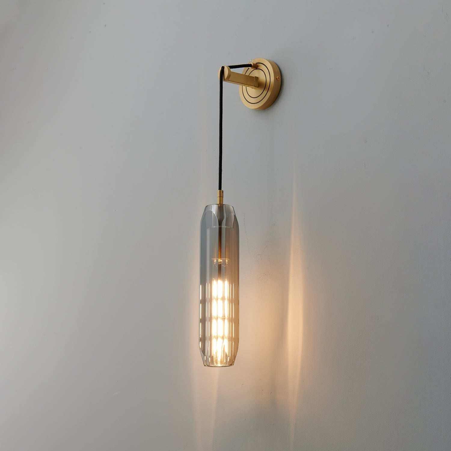 Luxury Brass Crystal Wall Light for Timeless Interior Ambiance
