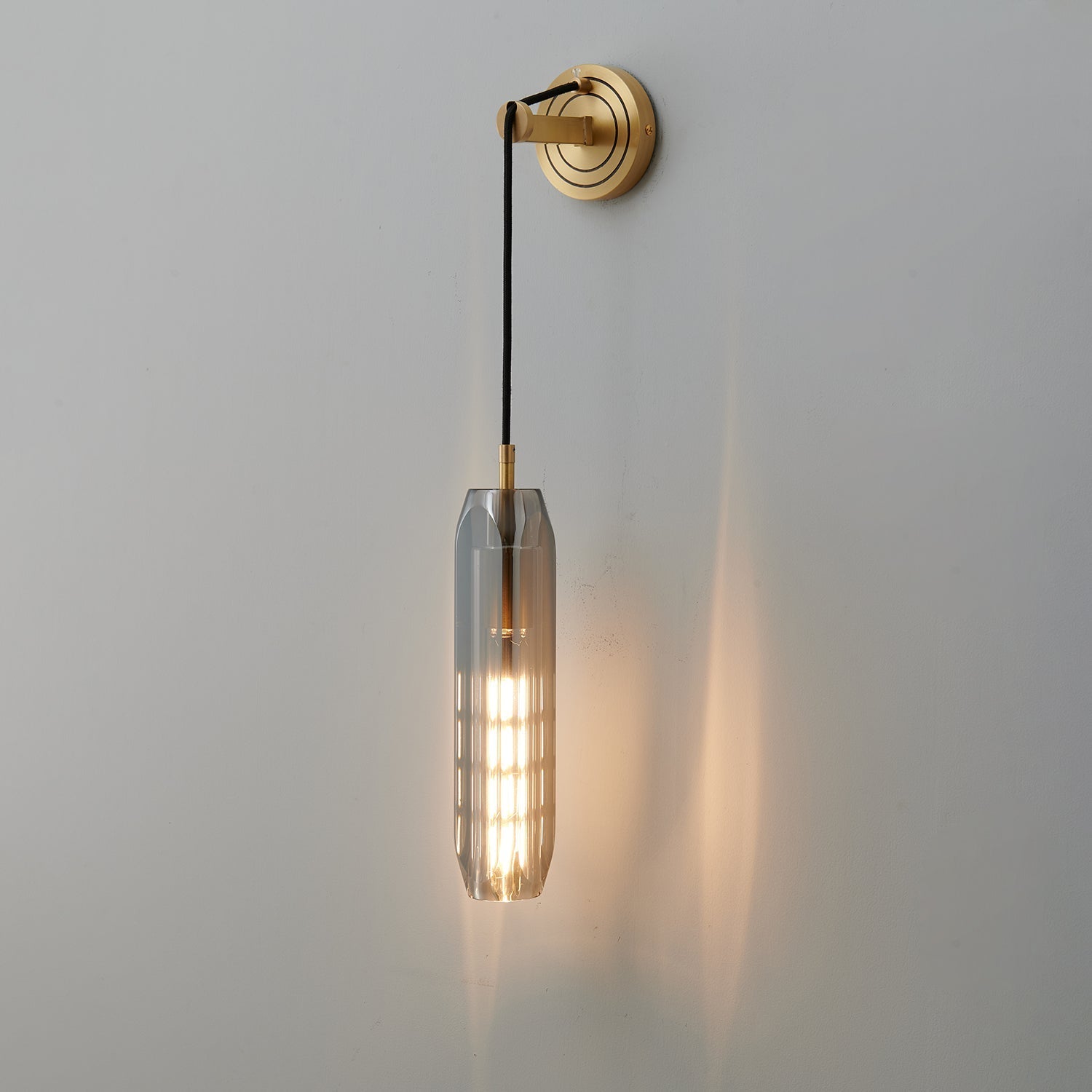 Luxury Brass Crystal Wall Light for Timeless Interior Ambiance