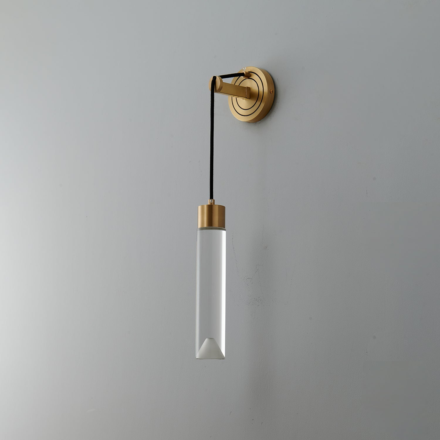 Luxury Brass Crystal Wall Light for Timeless Interior Ambiance