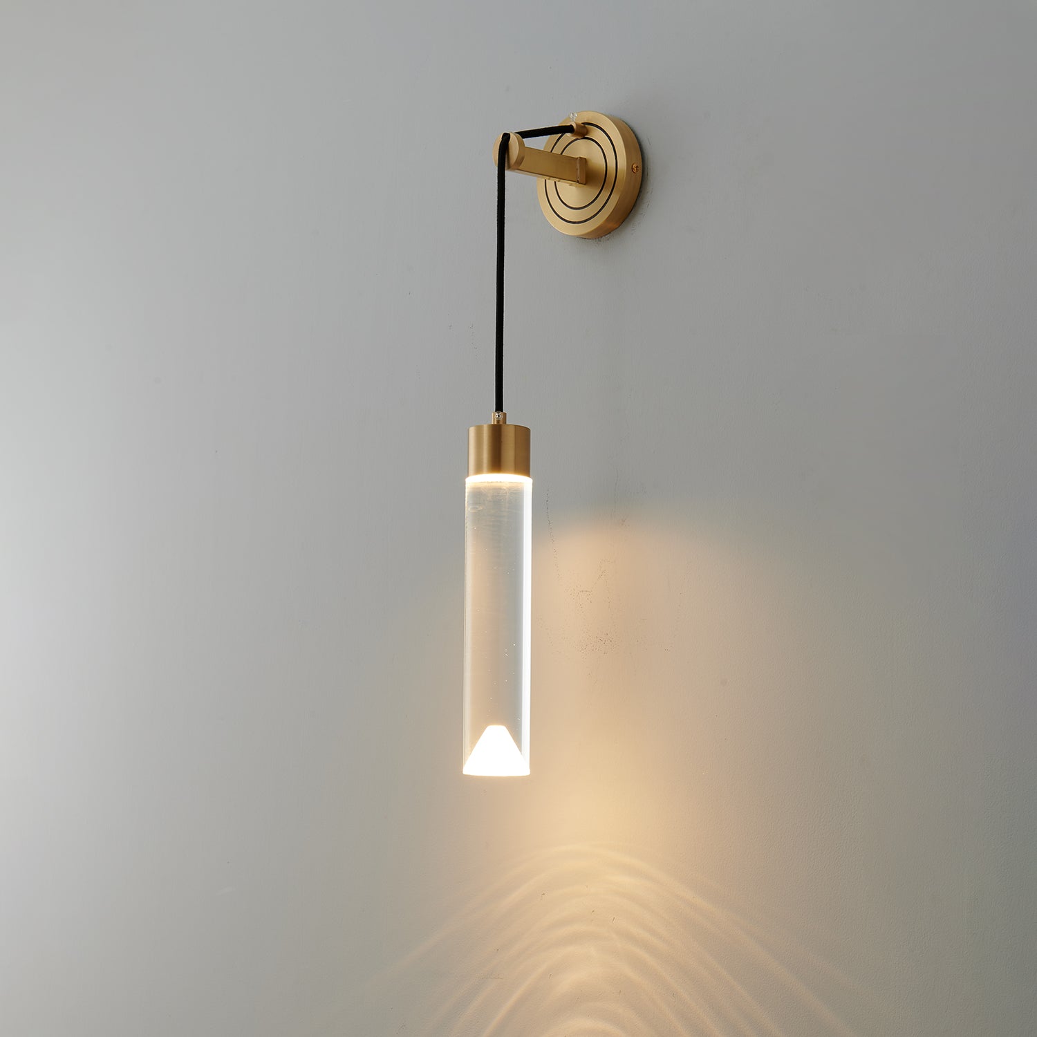 Luxury Brass Crystal Wall Light for Timeless Interior Ambiance