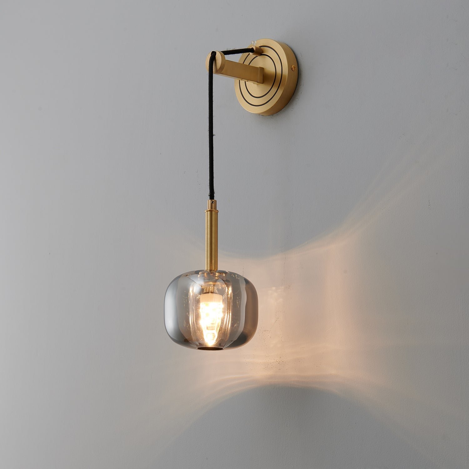 Luxury Brass Crystal Wall Light for Timeless Interior Ambiance