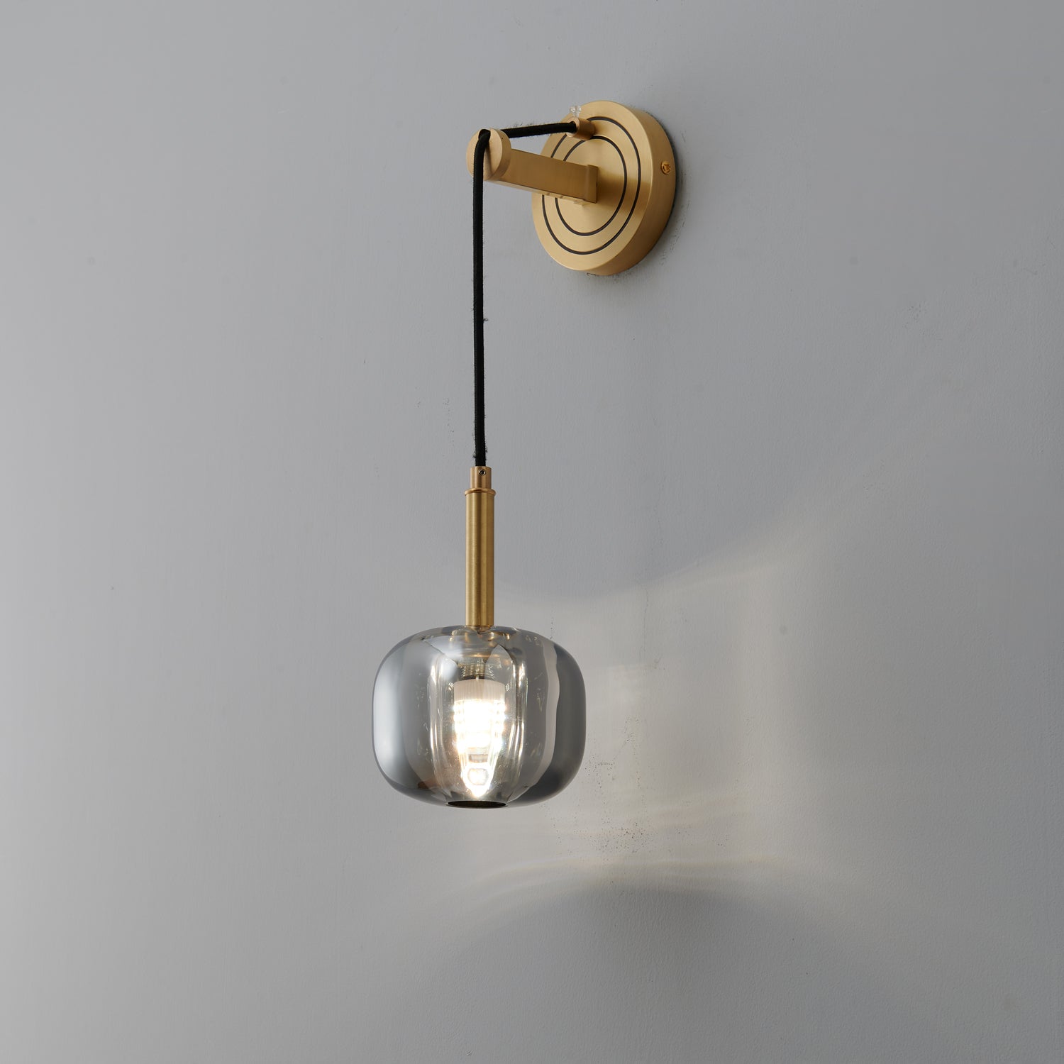 Luxury Brass Crystal Wall Light for Timeless Interior Ambiance