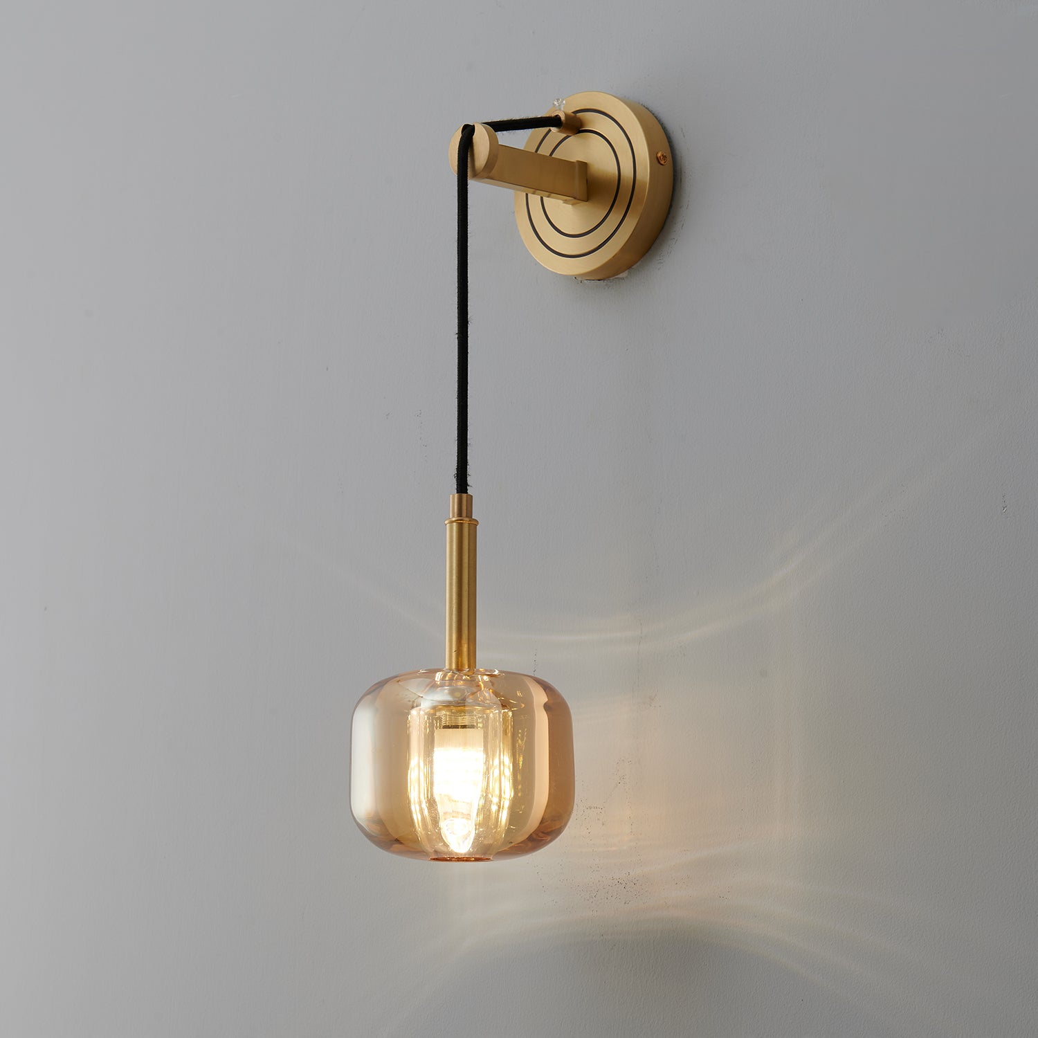 Luxury Brass Crystal Wall Light for Timeless Interior Ambiance