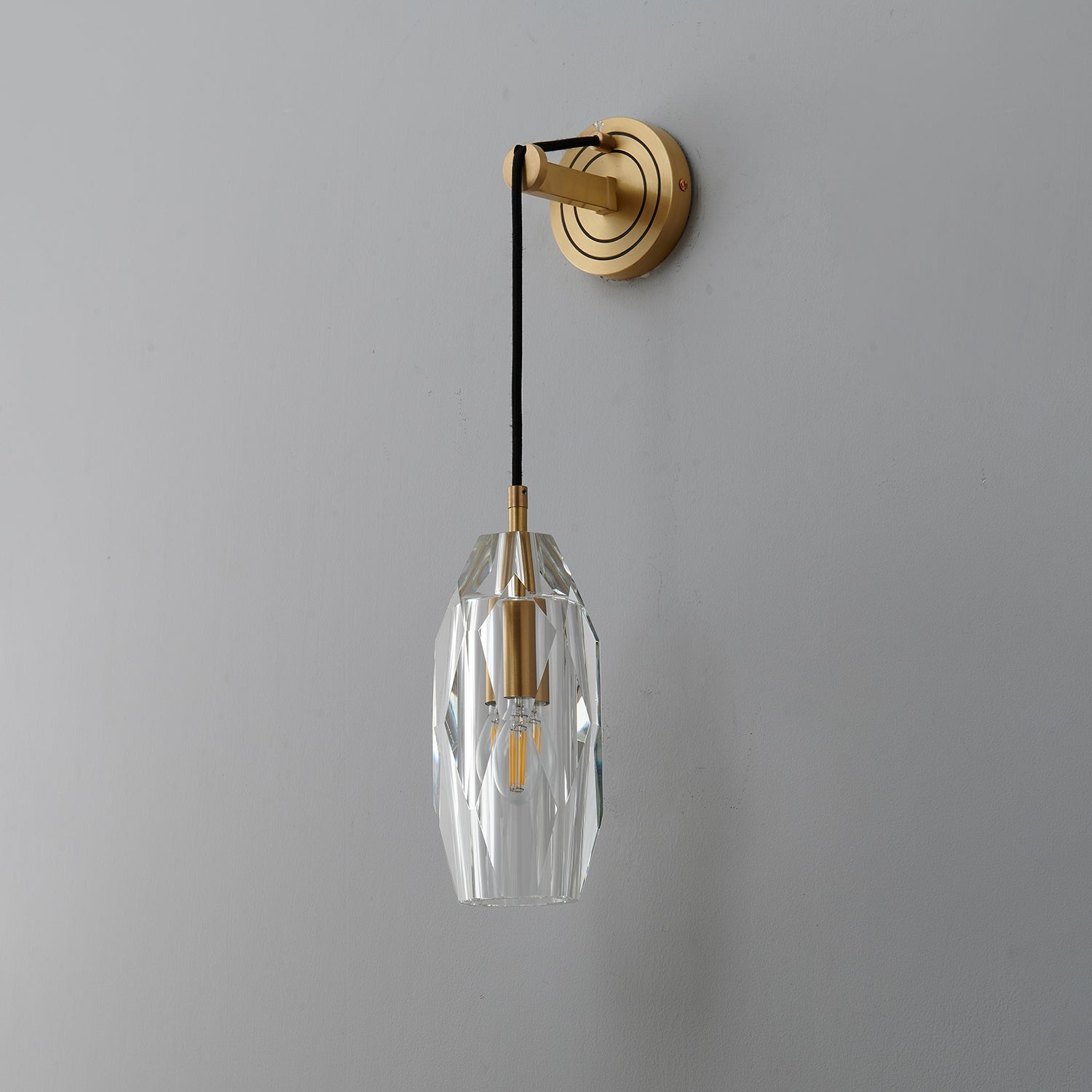 Luxury Brass Crystal Wall Light for Timeless Interior Ambiance