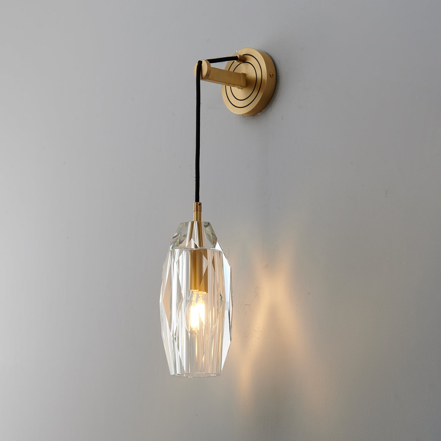 Luxury Brass Crystal Wall Light for Timeless Interior Ambiance