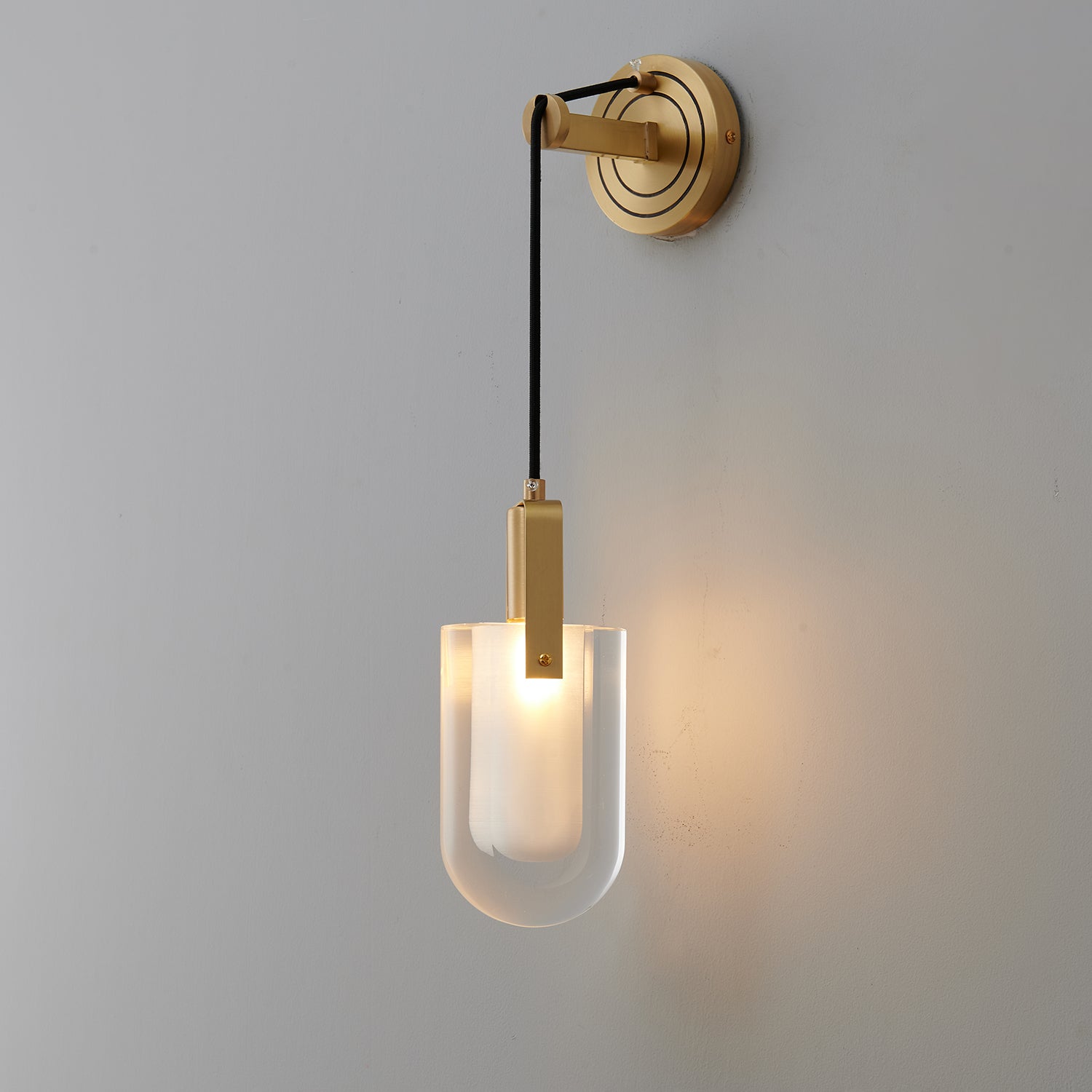 Luxury Brass Crystal Wall Light for Timeless Interior Ambiance
