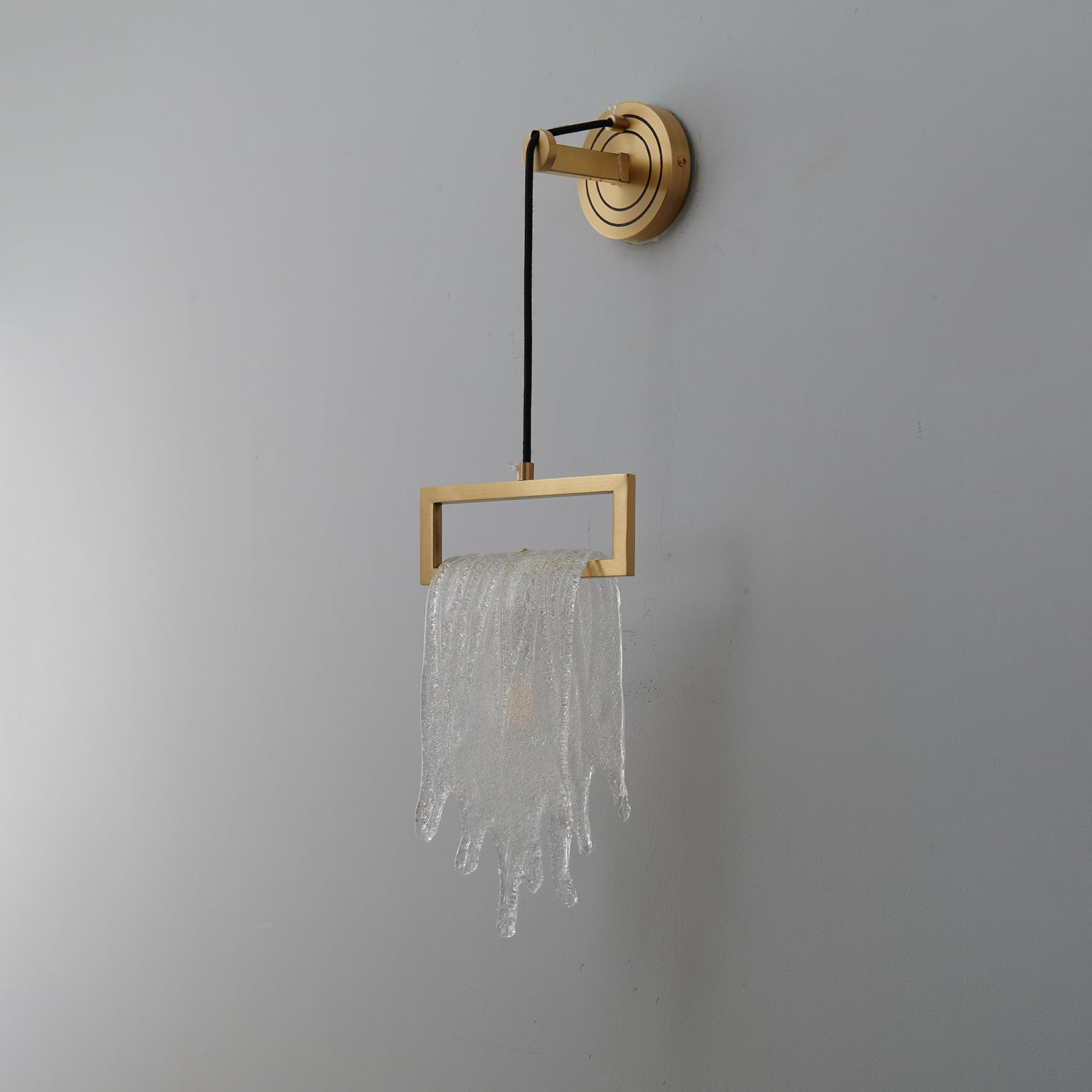 Luxury Brass Crystal Wall Light for Timeless Interior Ambiance