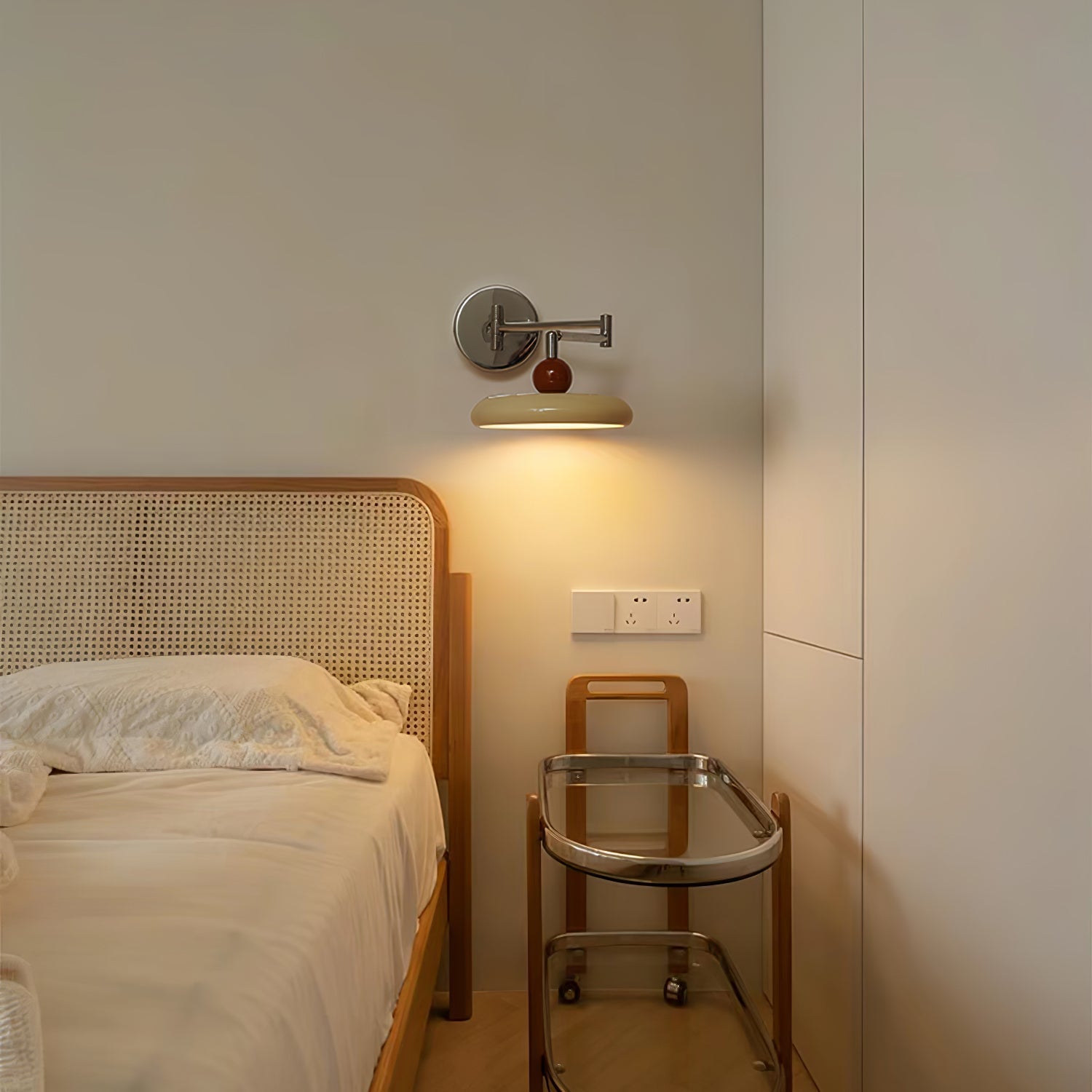 Modern Swing Arm Wall Light Adjustable LED Wall Lamp