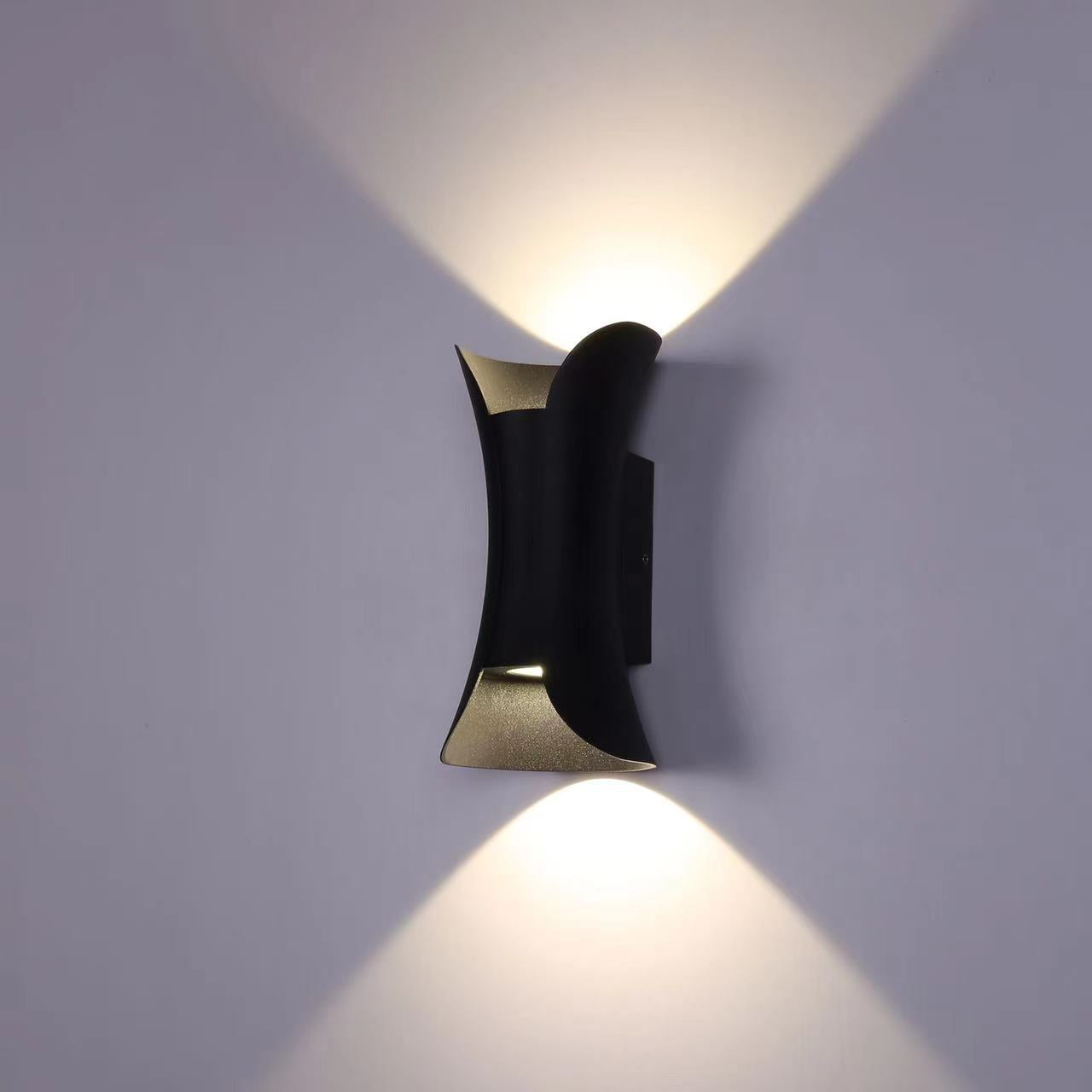 Outdoor Waterproof LED Wall Light in Modern Aluminum and Glass Design