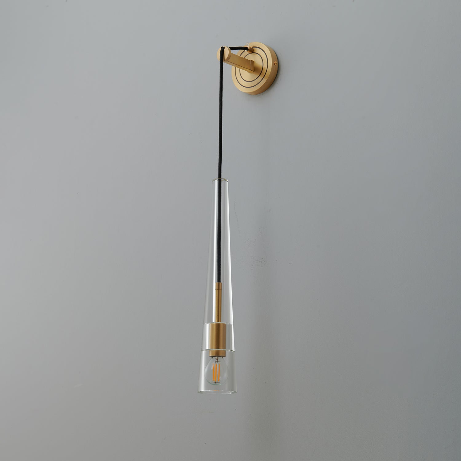 Luxury Brass Crystal Wall Light for Timeless Interior Ambiance